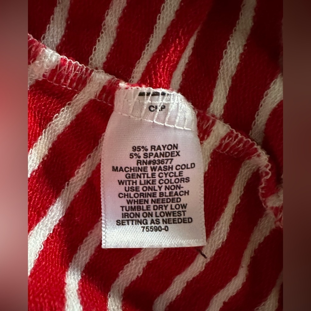 Liz Claiborne Women’s Red/White Striped Short Sleeved Top. Size L. - Picture 3 of 4